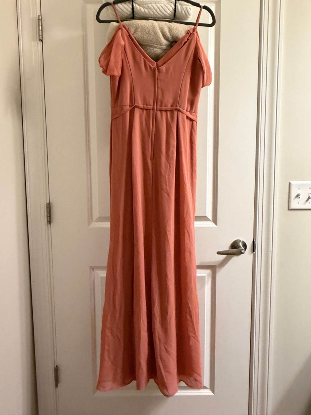 David’s Bridal Sedona Cascading Off Shoulder dress - Picture 2 of 2